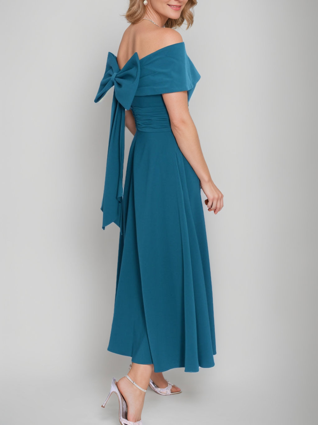 A-Line/Princess Off-the-Shoulder Sleeveless Tea-Length Mother of the Bride Dresses with Bowknot