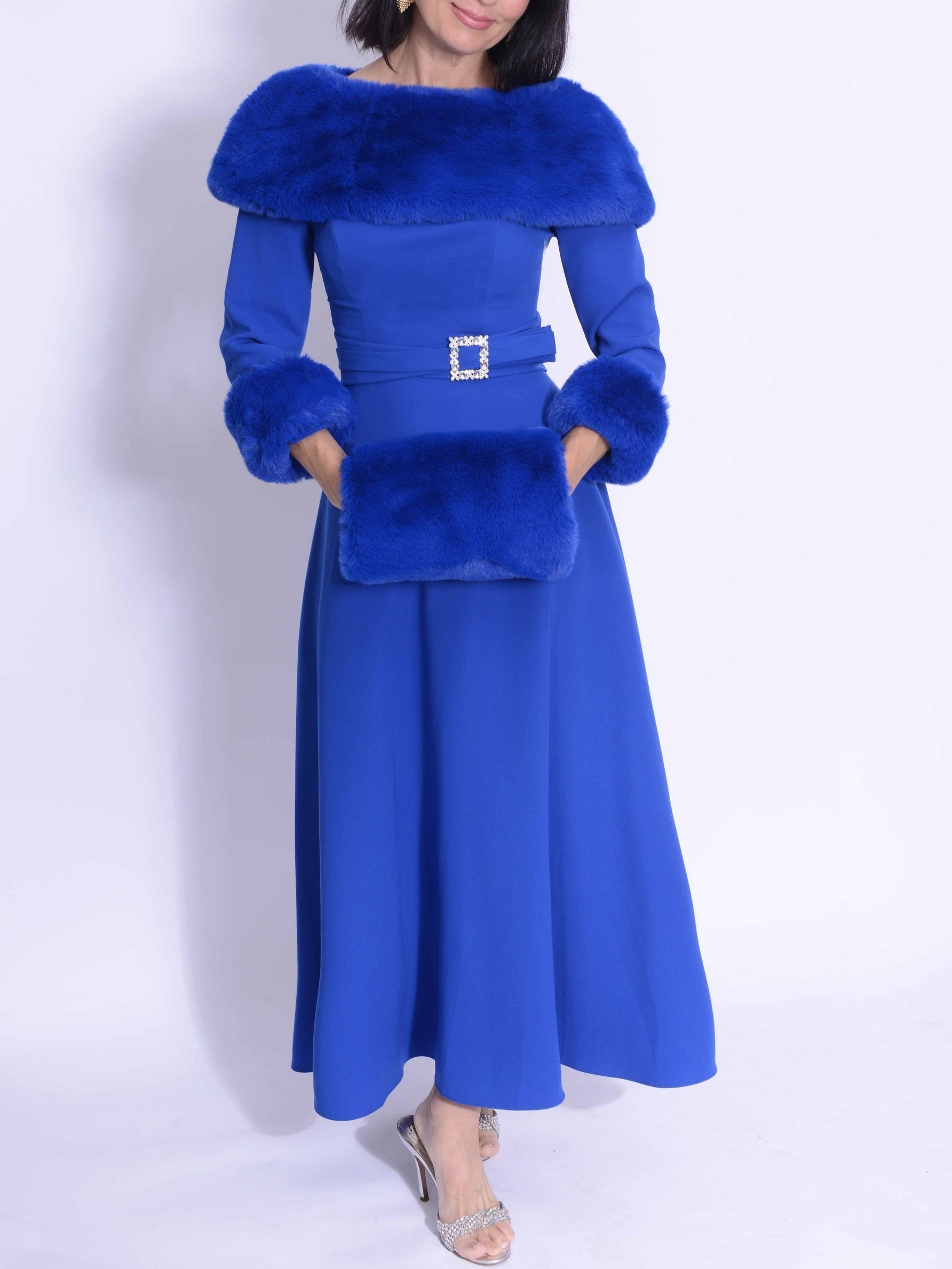 A-Line/Princess 3/4 Length Sleeves Tea-Length Mother of the Bride Dresses with Fur Collar