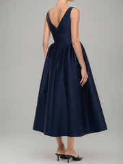 A-Line/Princess Elegant Boat Neck Sleeveless Tea-Length Pleated Cocktail Dresses